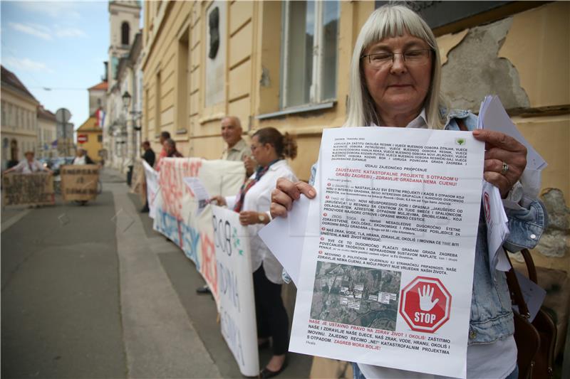 Prosvjed Udruge za zaštitu okoliša Resnik uoči sjednice Gradske skupštine