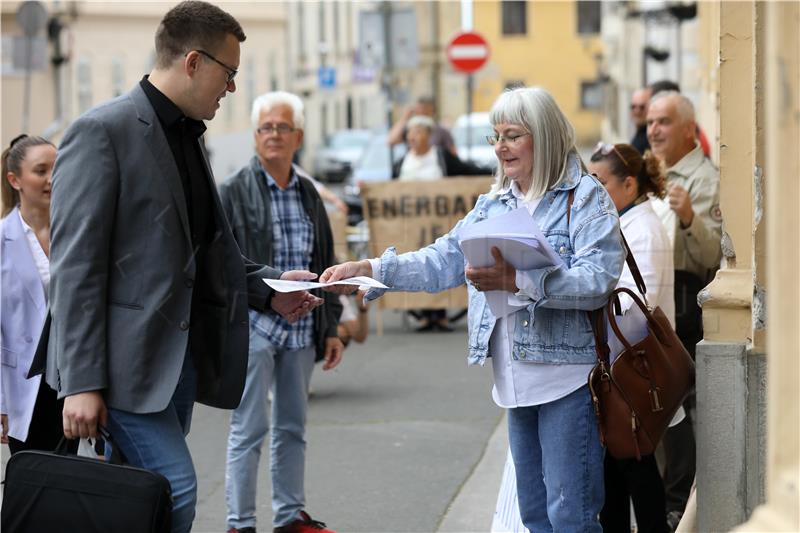 Prosvjed Udruge za zaštitu okoliša Resnik uoči sjednice Gradske skupštine