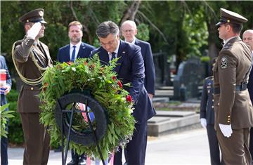 Povodom Dana Hrvatske vojske visoka izaslanstva položila vijence na Mirogoju