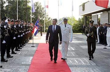 Milanović priredio prijam u povodu Dana OSRH