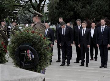 Plenković i Jandroković položili vijence kod Spomenika domovini