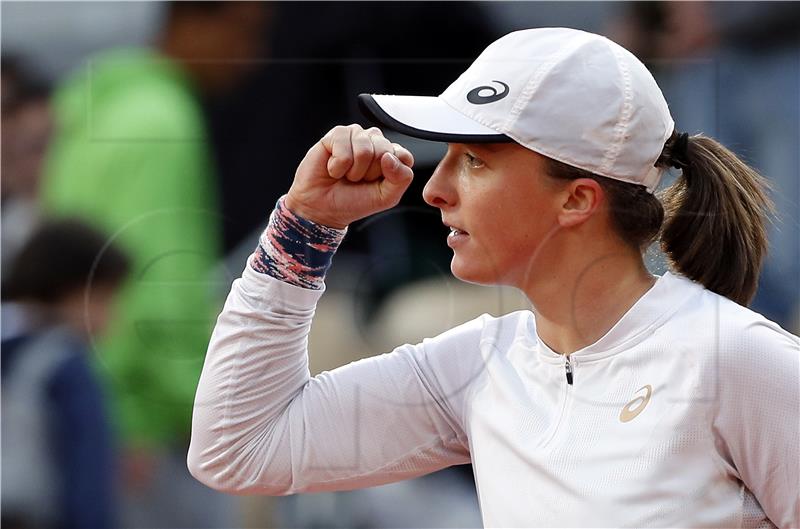 Roland Garros: Swiatek izgubila set pa nanizala osam gemova