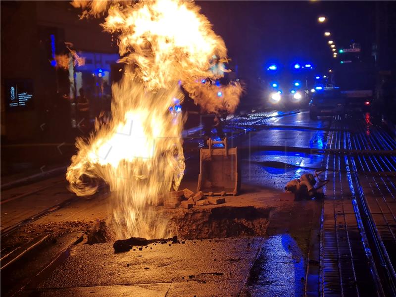 U požaru u Frankopanskoj ulici ozlijeđena četiri radnika, dvojica na liječenju