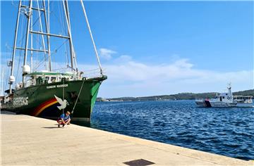 U Šibeniku Greenpeaceov brod, jedrenjak Rainbow Warrior