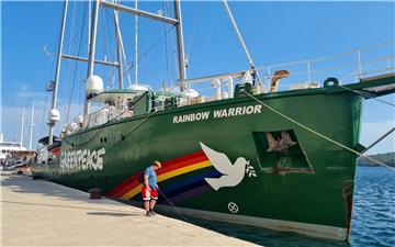 U Šibeniku Greenpeaceov brod, jedrenjak Rainbow Warrior