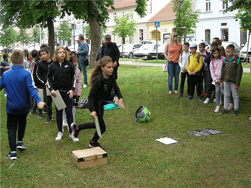 Sajam učenja kroz smijeh i igru za više stotina sisačkih osnovnoškolaca