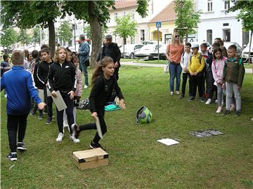 Sajam učenja kroz smijeh i igru za više stotina sisačkih osnovnoškolaca