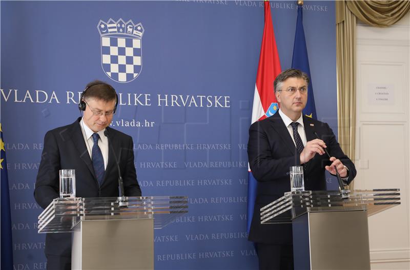 Plenković: One of two strategic goals achieved by meeting euro criteria