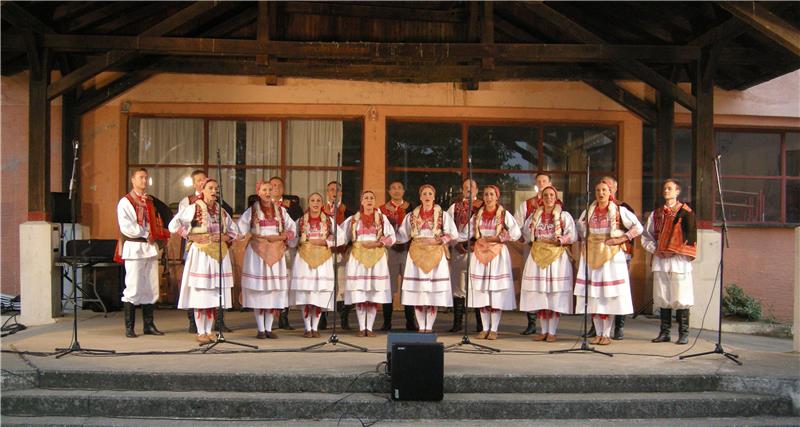 Plesni koncert Ansambla LADO u Lipiku 3. lipnja