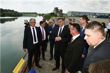 Slavonski Brod river port to boost its capacities with further investments