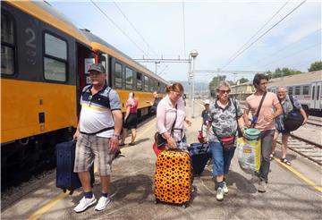 Prvi ovosezonski turistički vlak iz Češke stigao u Rijeku