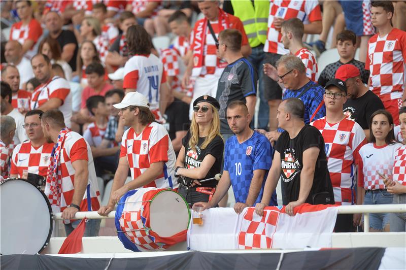 Navijači uoči utakmice Hrvatska - Francuska