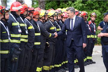 Plenković posjetio Državnu vatrogasnu intervencijsku postrojbu u Divuljama