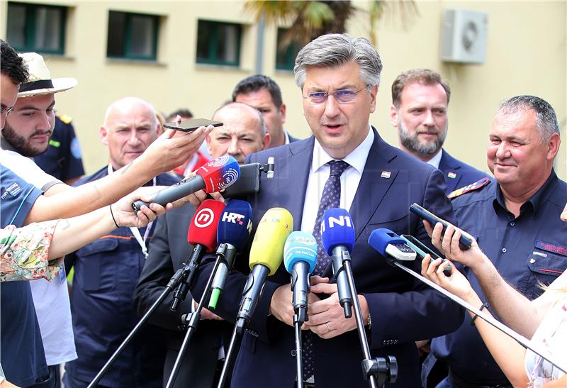 Plenković posjetio Državnu vatrogasnu intervencijsku postrojbu u Divuljama