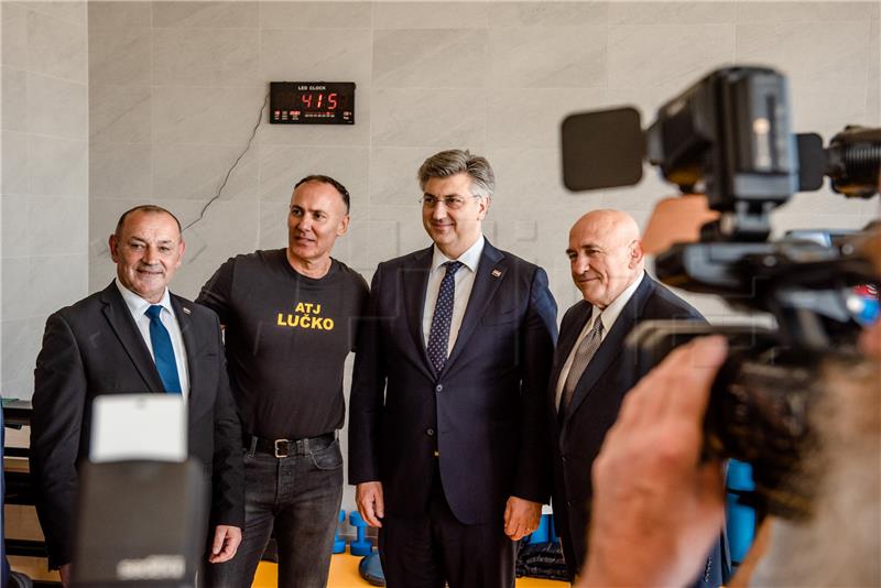 Plenković u Šibeniku na svečanom otvorenju Veteranskog centra 