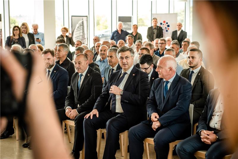 Plenković u Šibeniku na svečanom otvorenju Veteranskog centra 