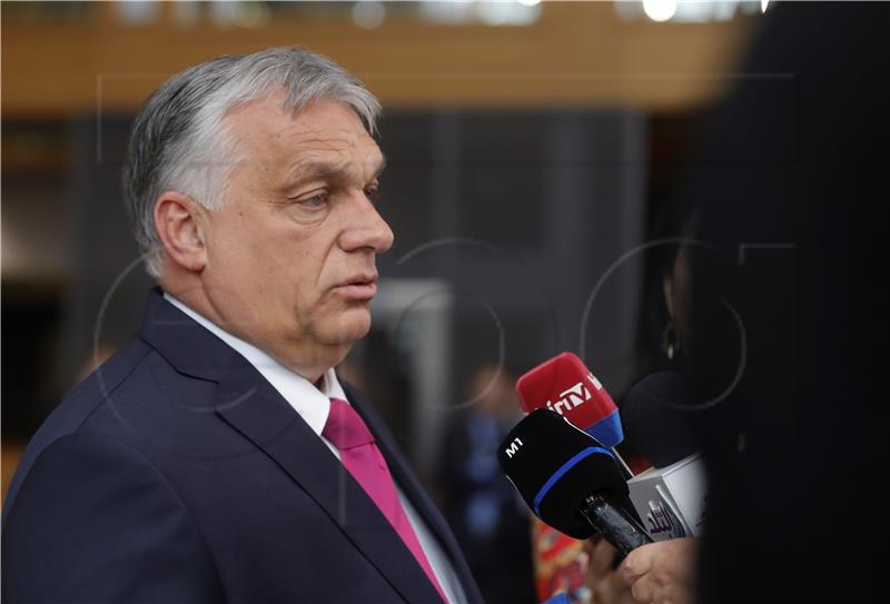 Nakon kritika iz Bruxellesa, Orban stao u obranu viših cijena goriva za strance