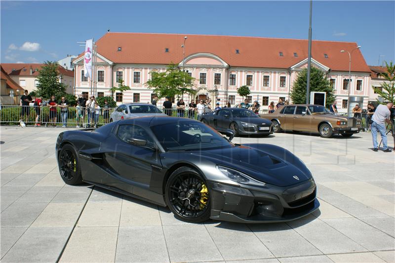 Defile luksuznih automibila centrom Varaždina