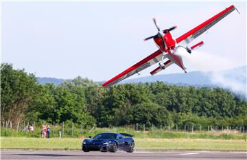 Fly over u Varaždinu - Rimac Nevera brža od akrobatskog aviona