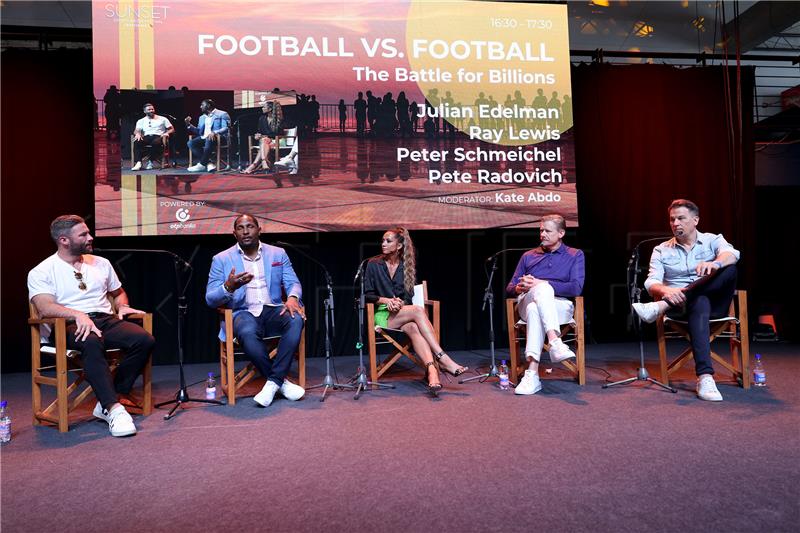 Predavanje 'Football vs. Football - The Battle ...' na SUNSET Sports Media Festivalu