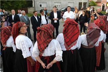 Milanović sudjelovao je u Babinoj Gredi na otvorenju 10. Bećarfest-a