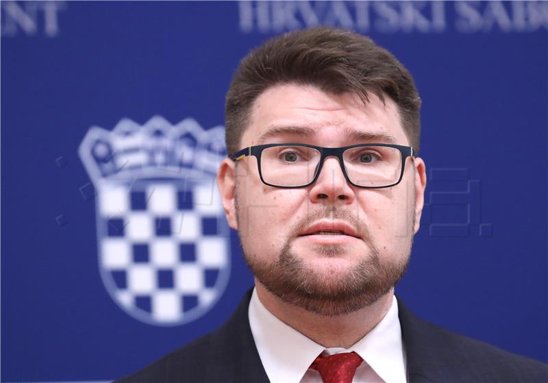 Konferencija za medije saborskih zastupnika o pokretanju povjerenja ministru Berošu