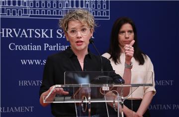 Konferencija za medije saborskih zastupnika o pokretanju povjerenja ministru Berošu