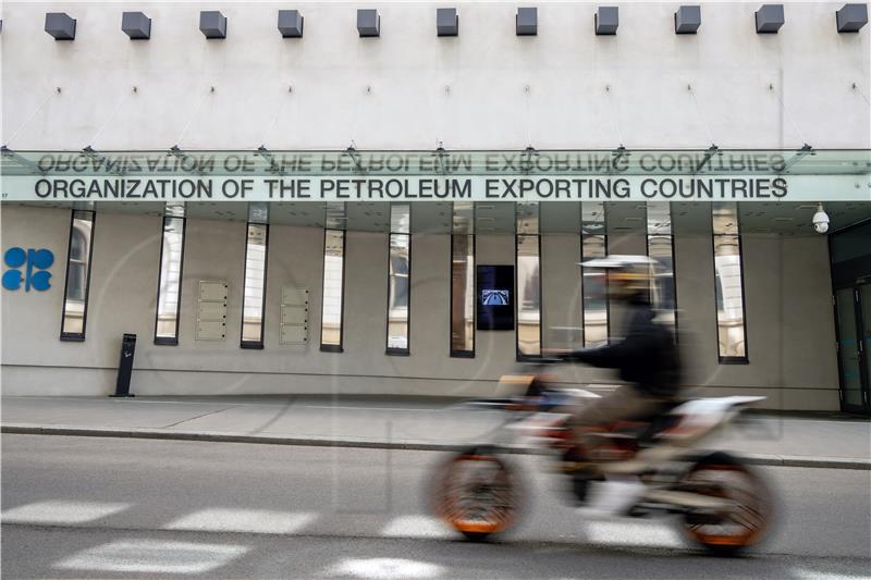 OPEC očekuje slabiju potražnju za naftom u 2023. - izvori