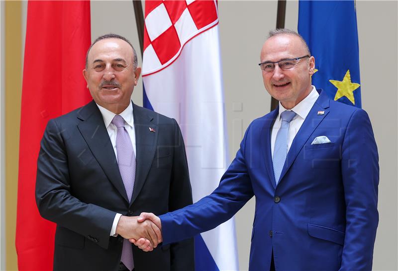 Turkish president to visit Zagreb soon, says Cavusoglu