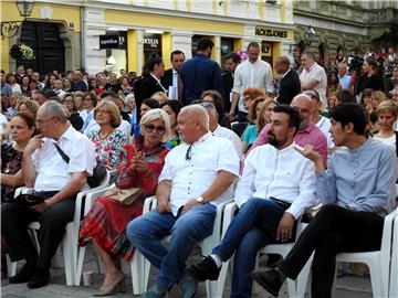 Na središnjem varaždinskom trgu više od 200 glazbenika izvelo 'The Queen Symphony'