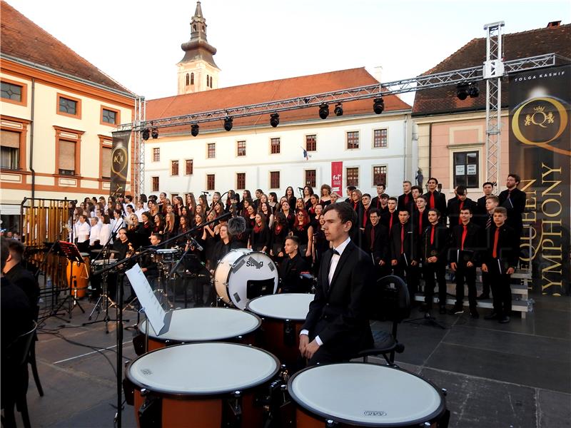 Na središnjem varaždinskom trgu više od 200 glazbenika izvelo 'The Queen Symphony'