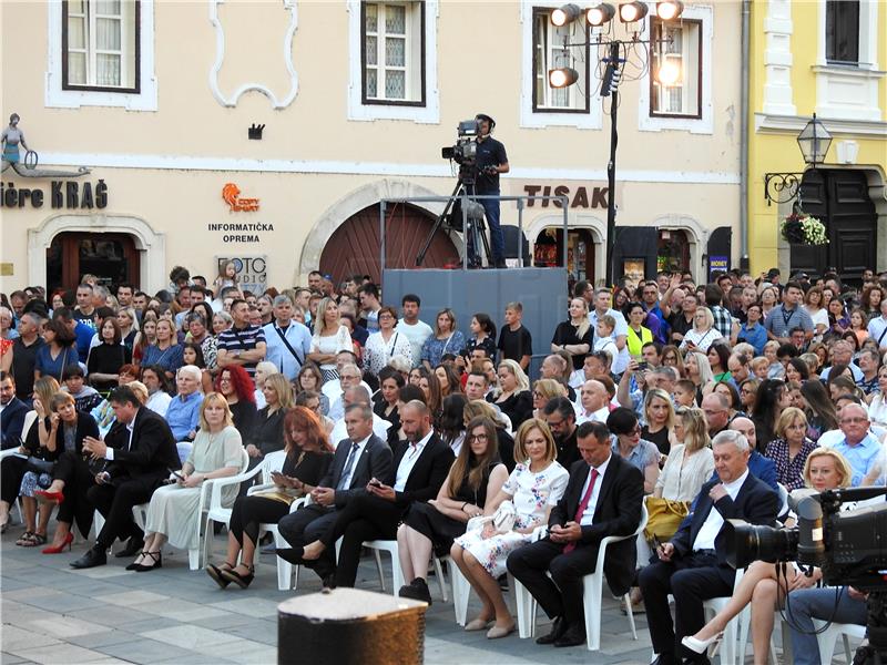 Na središnjem varaždinskom trgu više od 200 glazbenika izvelo 'The Queen Symphony'