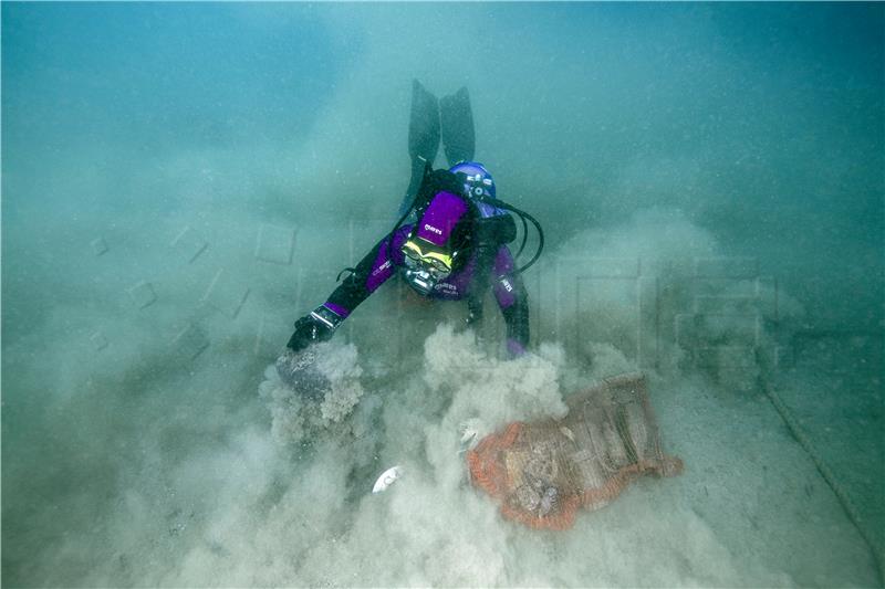 12 tonnes of waste removed from sea off Vis as part of Think Green cleanup drive