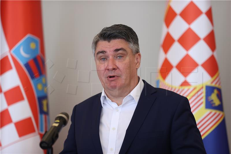 Milanović: Kandidatski status za BiH tek s novim izbornim zakonom je cinizam