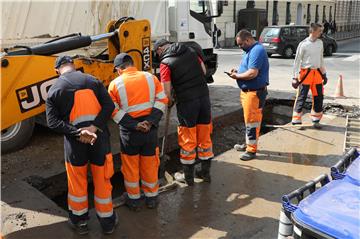 Zagreb: Puknuće cijevi u Stenjevcu