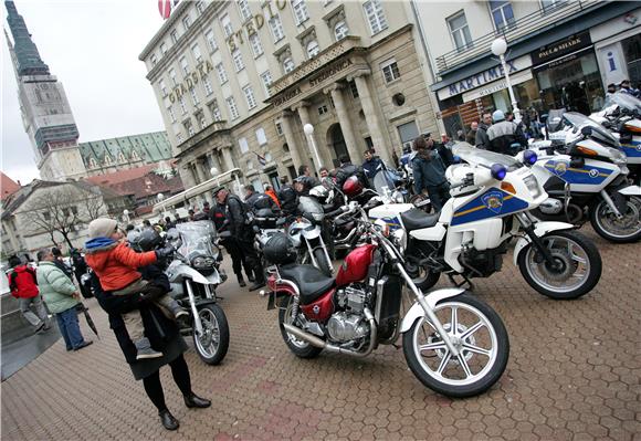 U jednom danu poginula tri motociklista i putnik, policija objavila savijete vozačima