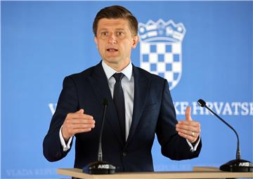 Marić: Razmatramo uvođenje vaučera za gorivo