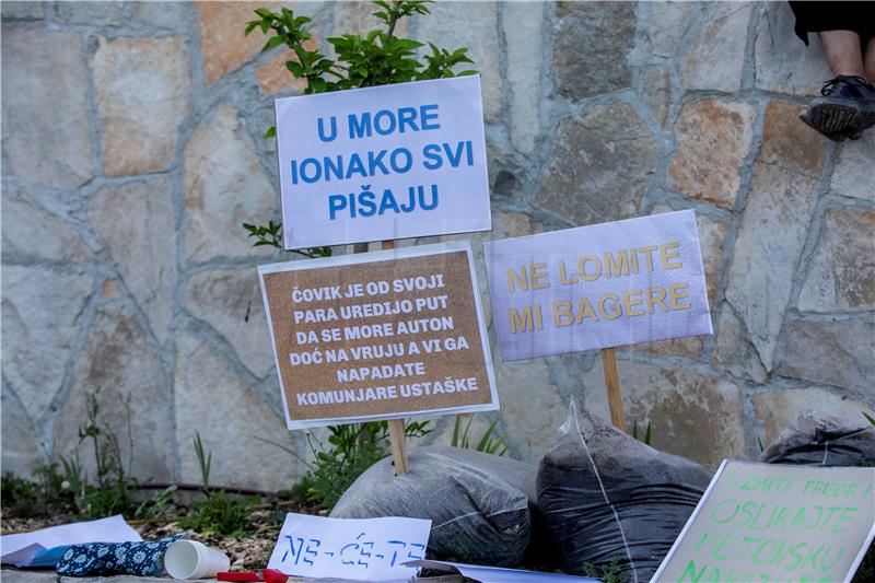 Protest against illegal construction and nature devastation in Vruja Cove