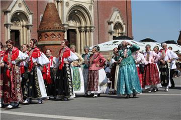 Svečani mimohod 56. Đakovačkih vezova