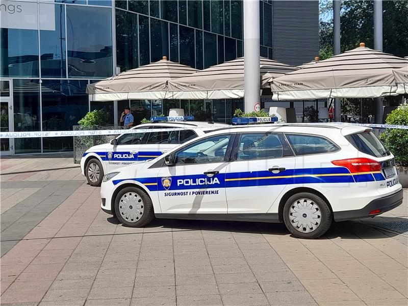 Trgovački centar Avenue Mall evakuiran zbog dojave o bombi