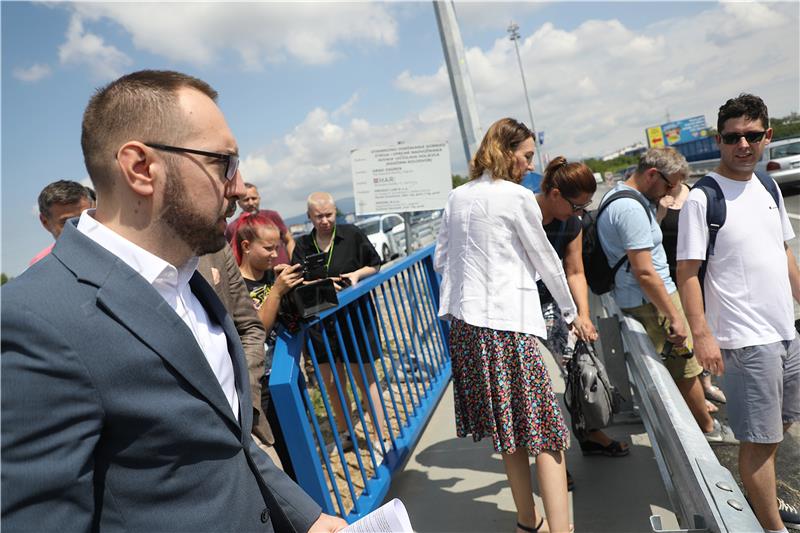 Gradonačelnik Tomašević pustio u promet nadvožnjak na Aveniji Većeslava Holjevca