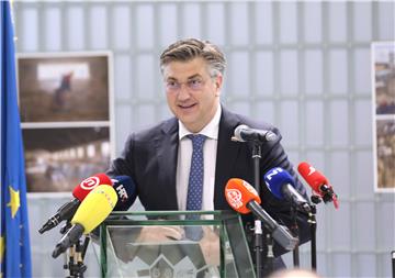 Plenković: Zemljišne knjige važne za sve što radimo