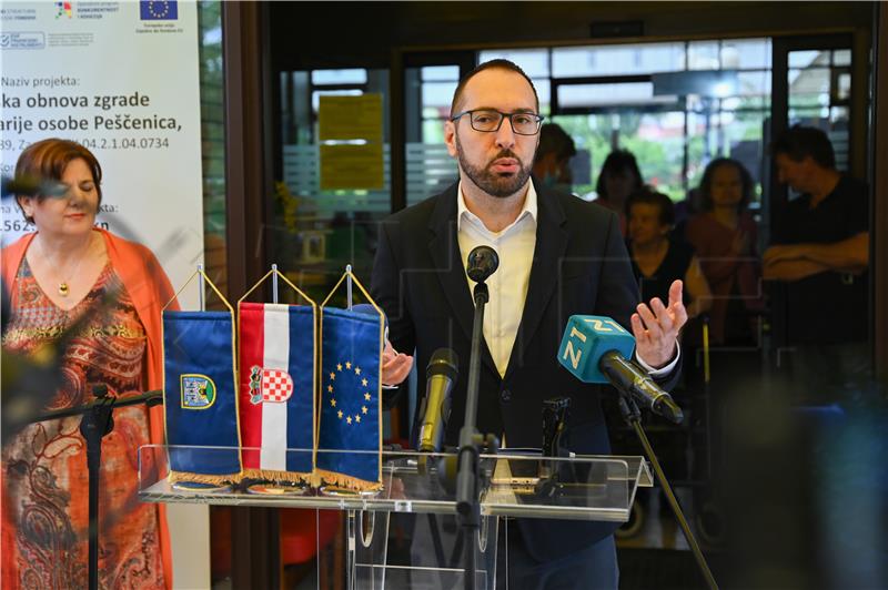 Konferencija u povodu završetka radova na obnovi Doma za starije osobe "Peščenica"