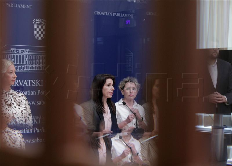 Konferencija o prijedlogu izmjene Ustava o pravu žena na odlučivanje o rađanju