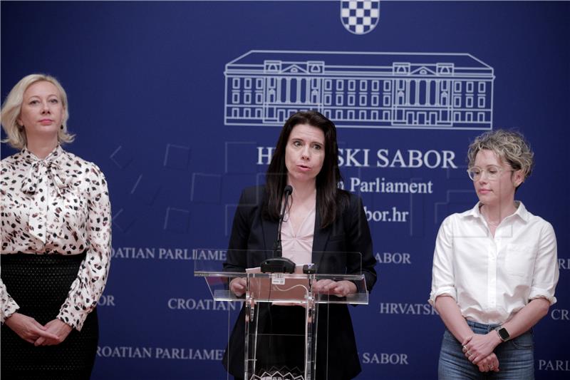 Konferencija o prijedlogu izmjene Ustava o pravu žena na odlučivanje o rađanju