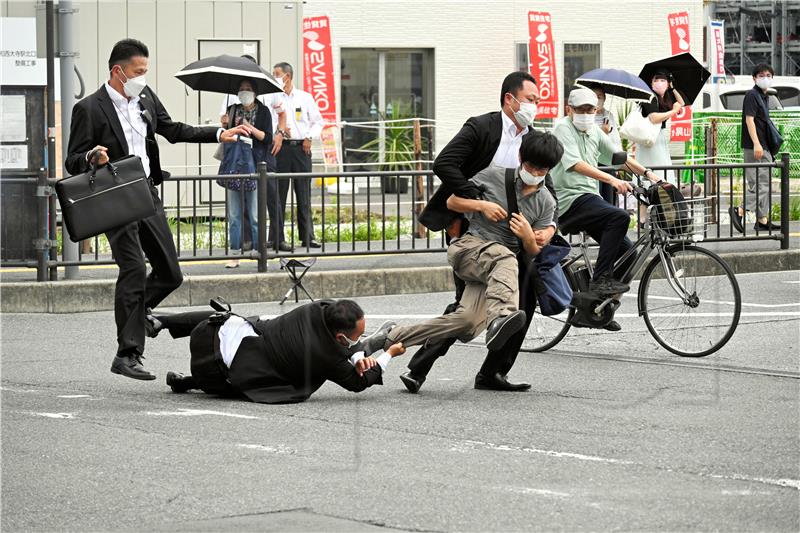 Atentat na Abea otvorio pitanje o sigurnosti japanskih političara 