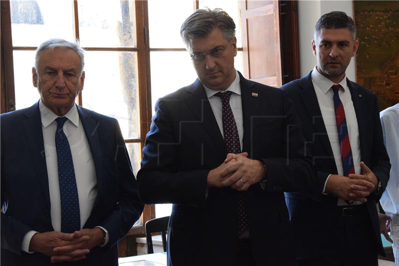 Premijer Plenković posjetio dubrovački arhiv