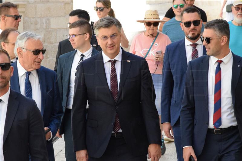 Premijer Plenković posjetio dubrovački arhiv