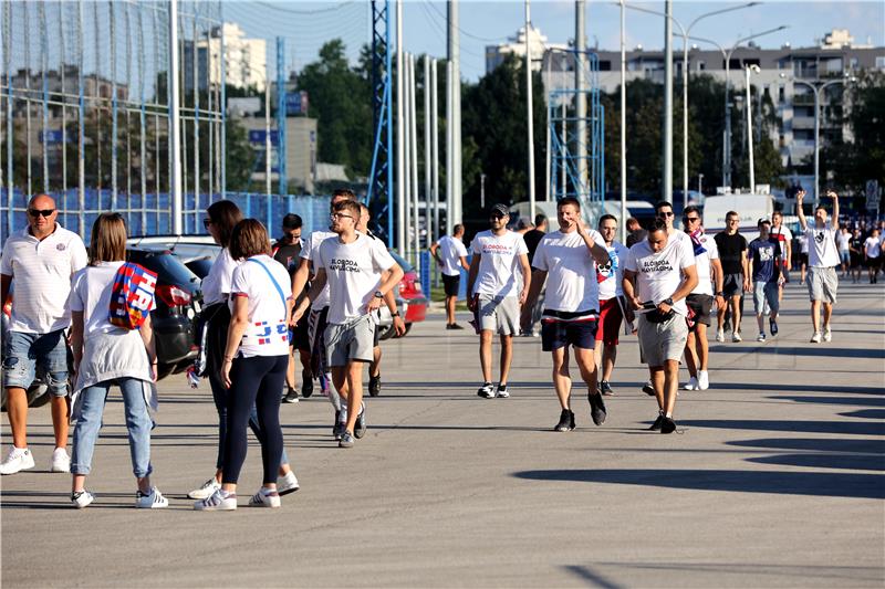 Navijači prije utakmice Superkupa Dinamo - Hajduk