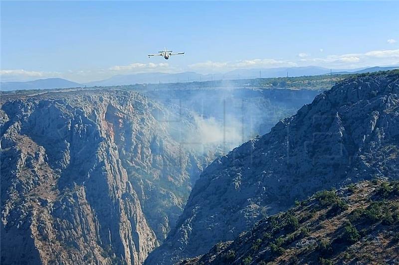 Ugašen požar kod Ključa u NP Krka 